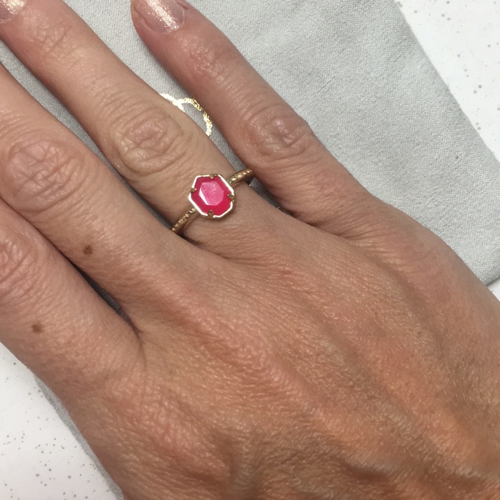 Kendra Scott Ring! Pink stone! Size 7!